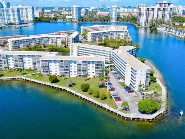 3030 Marcos Dr , Unit T302, Aventura, FL 33160