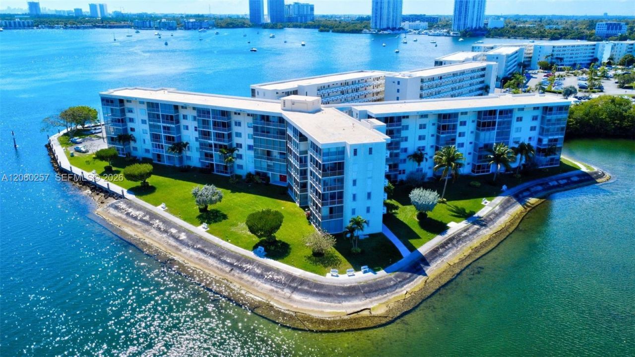 3030 Marcos Dr, Unit T302, Aventura, FL 33160 Photo