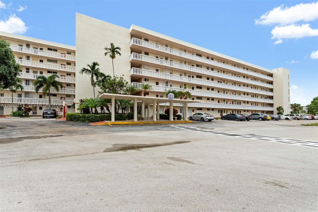 3030 Marcos Dr, Unit T302, Aventura, FL 33160 Photo