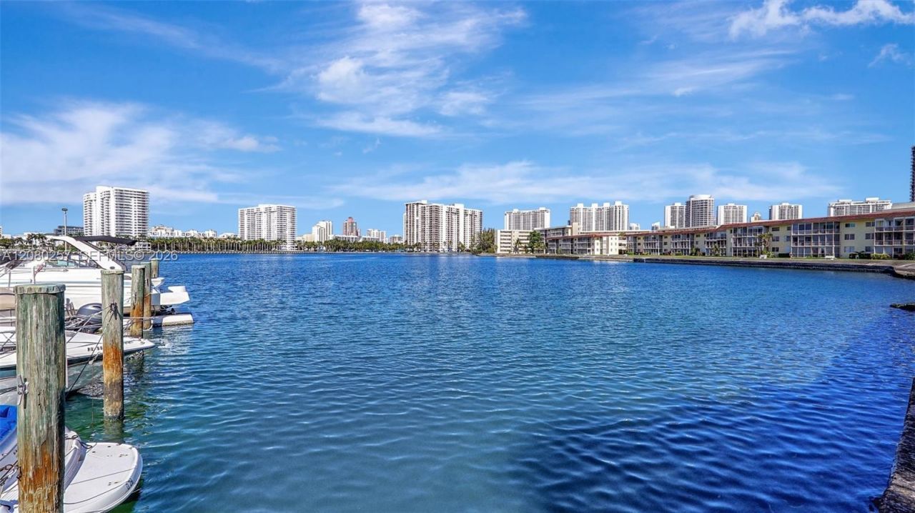 3030 Marcos Dr, Unit T302, Aventura, FL 33160 Photo