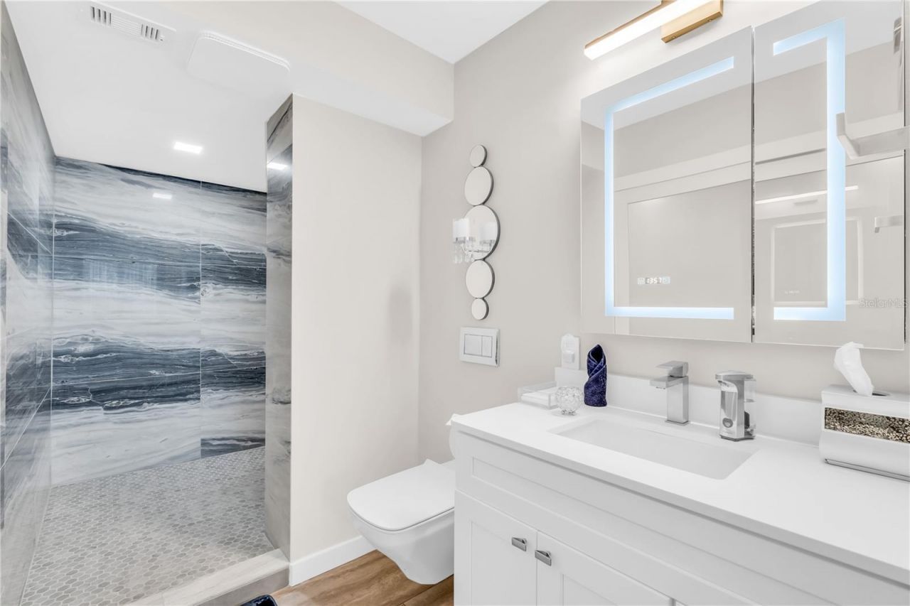 707 S Gulfstream Avenue, Unit 807, Sarasota, FL 34236 Photo
