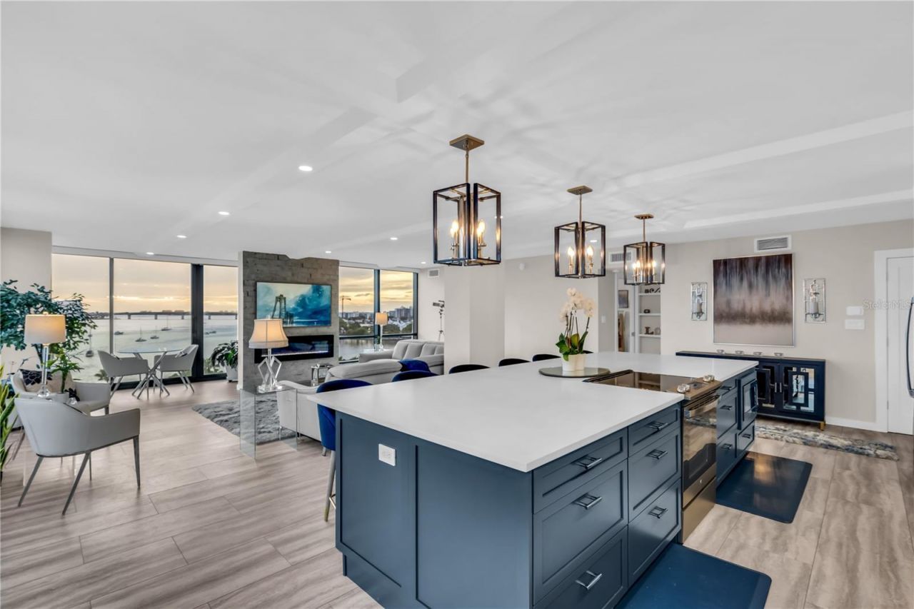 707 S Gulfstream Avenue, Unit 807, Sarasota, FL 34236 Photo