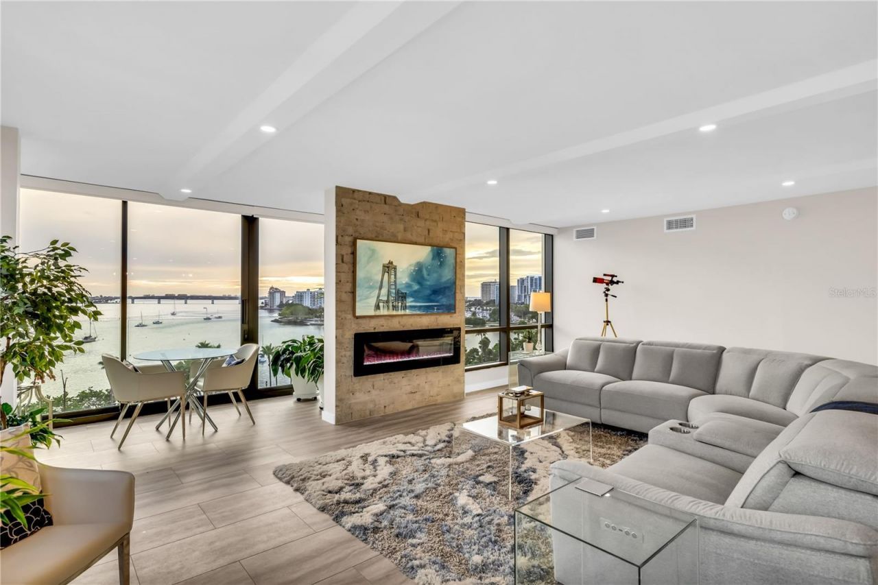 707 S Gulfstream Avenue, Unit 807, Sarasota, FL 34236 Photo