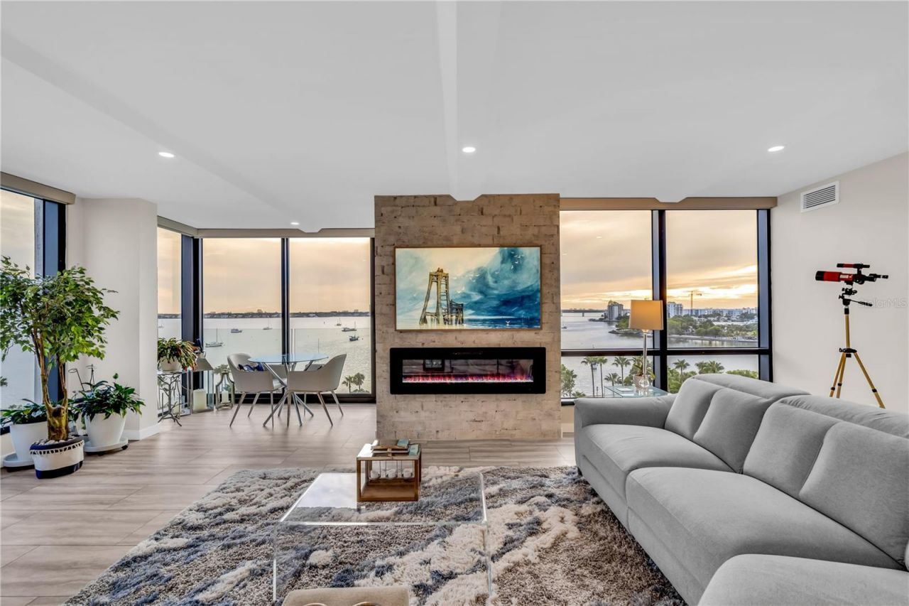 707 S Gulfstream Avenue, Unit 807, Sarasota, FL 34236 Photo