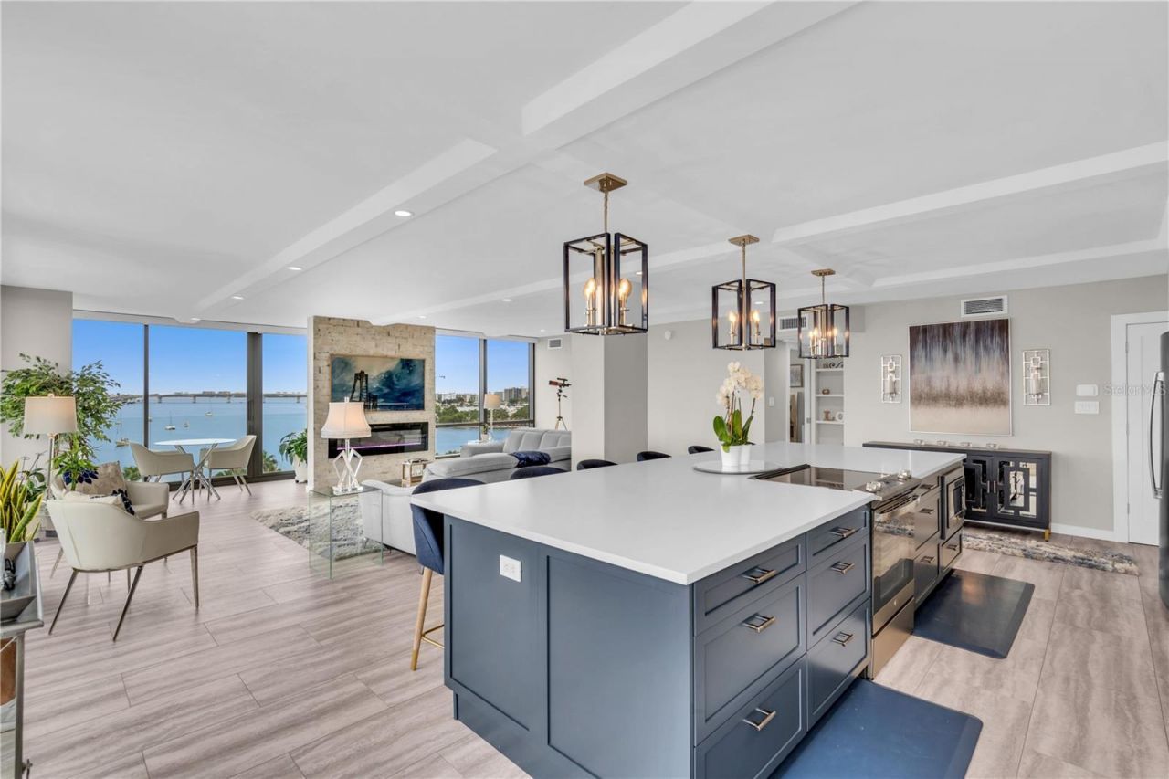 707 S Gulfstream Avenue, Unit 807, Sarasota, FL 34236 Photo