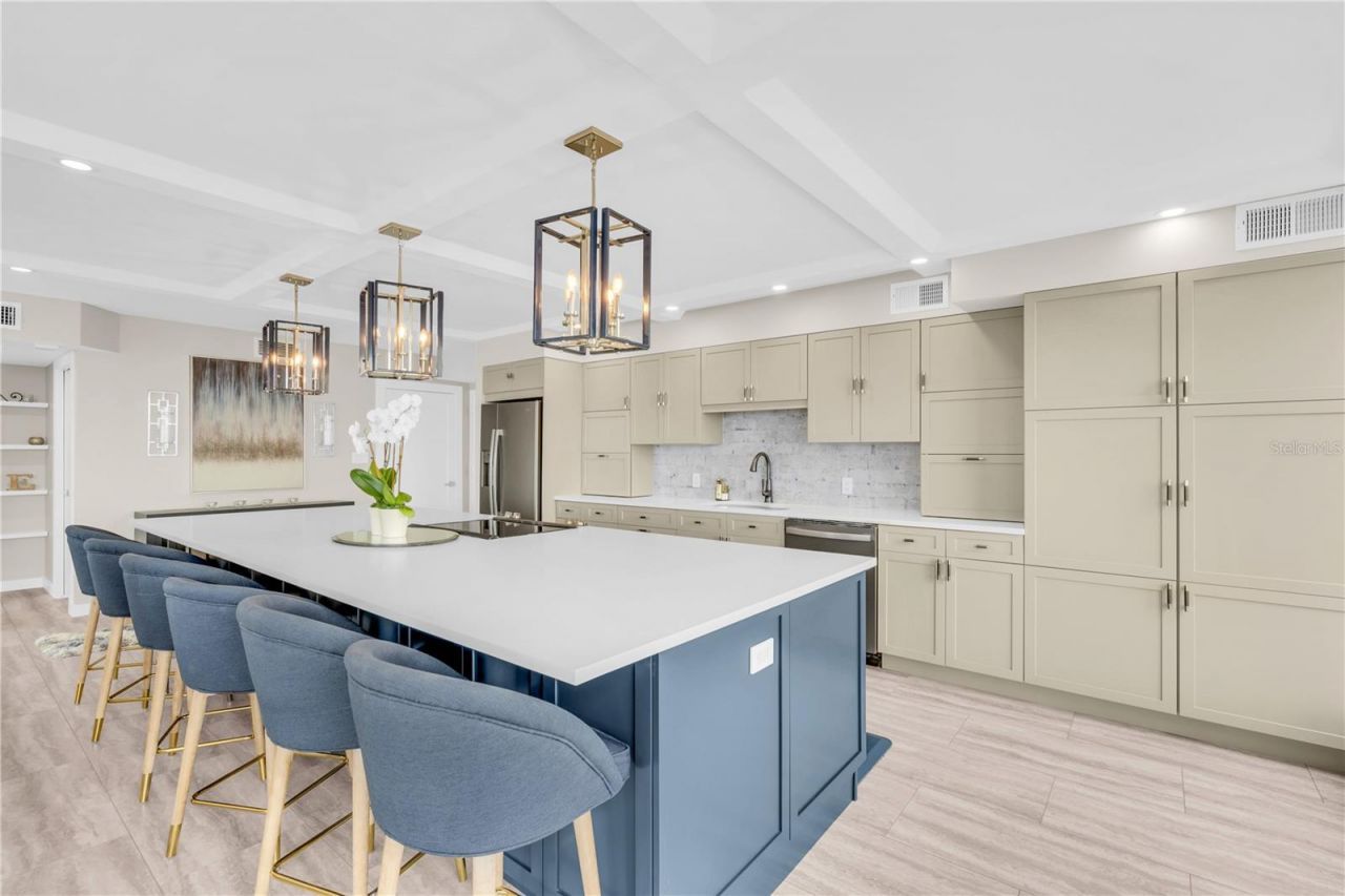 707 S Gulfstream Avenue, Unit 807, Sarasota, FL 34236 Photo