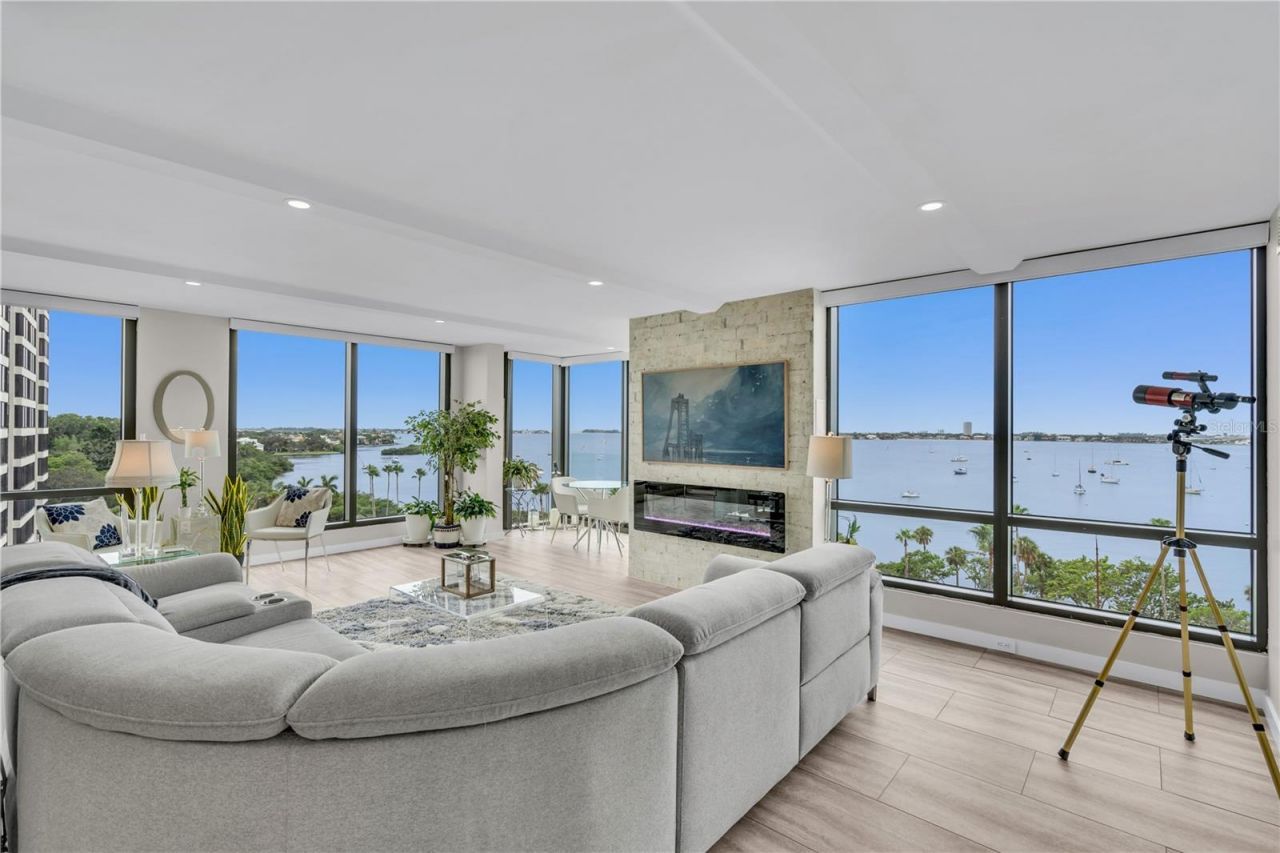 707 S Gulfstream Avenue, Unit 807, Sarasota, FL 34236 Photo
