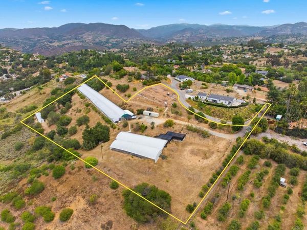 803 Quail Hill Road, Fallbrook, CA 92028