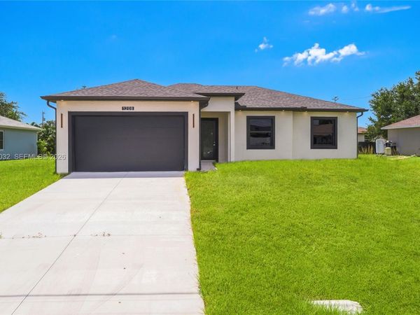 1208 NE 19TH ST , Cape Coral, FL 33909