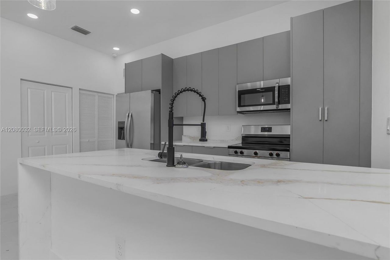 1208 NE 19th St , Cape Coral, FL 33909 Photo
