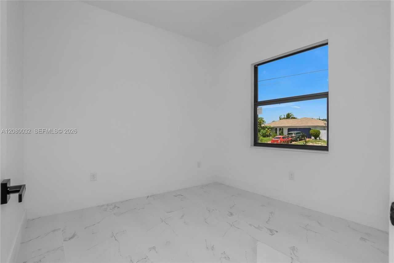 1208 NE 19th St , Cape Coral, FL 33909 Photo