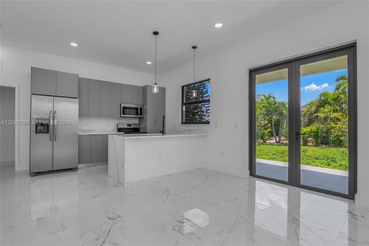 1208 NE 19th St , Cape Coral, FL 33909 Photo