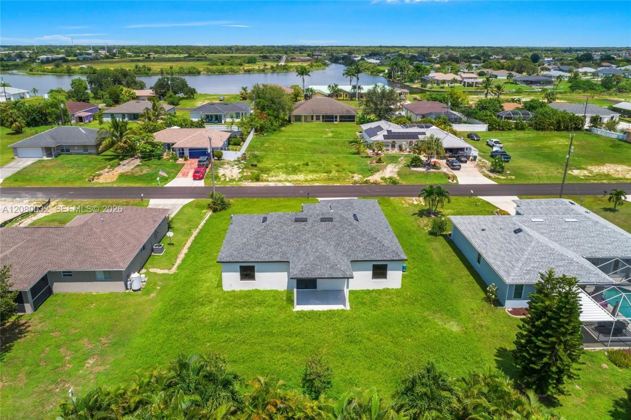 1208 NE 19th St , Cape Coral, FL 33909 Photo