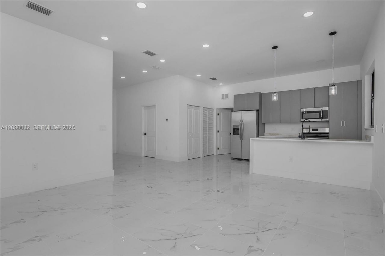1208 NE 19th St , Cape Coral, FL 33909 Photo