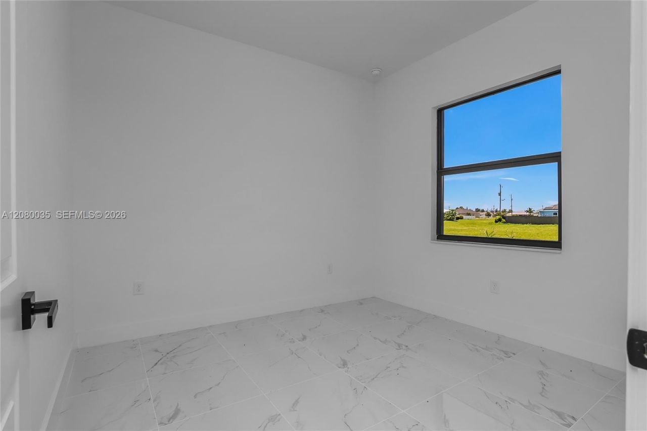 2035 NE 9th Ave , Cape Coral, FL 33909 Photo