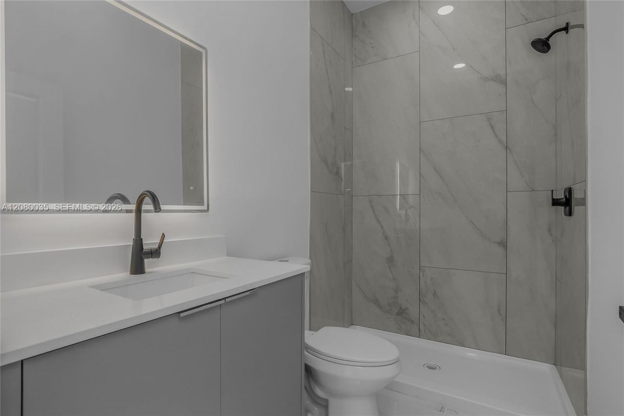 2035 NE 9th Ave , Cape Coral, FL 33909 Photo