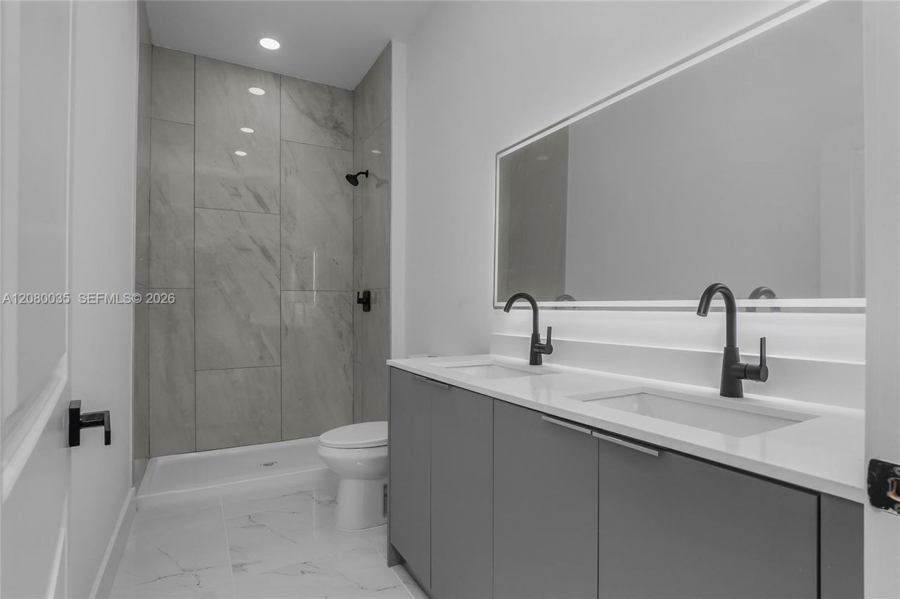 2035 NE 9th Ave , Cape Coral, FL 33909 Photo