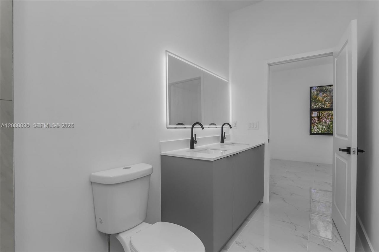 2035 NE 9th Ave , Cape Coral, FL 33909 Photo