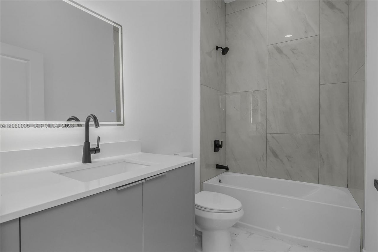 2035 NE 9th Ave , Cape Coral, FL 33909 Photo