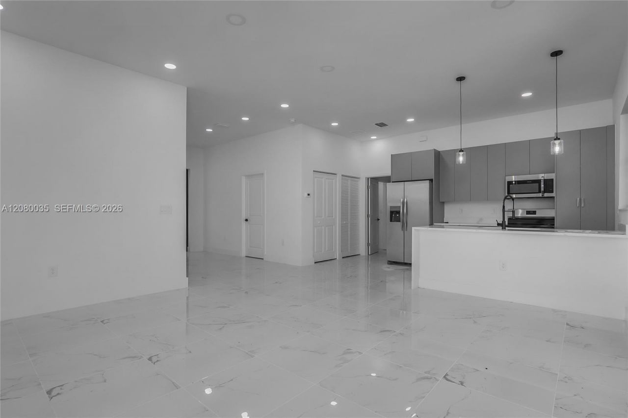 2035 NE 9th Ave , Cape Coral, FL 33909 Photo