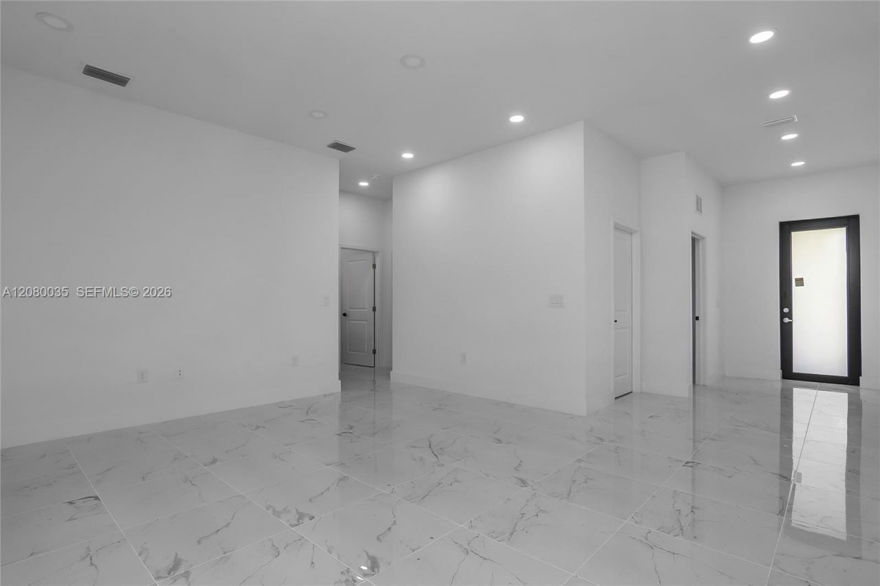 2035 NE 9th Ave , Cape Coral, FL 33909 Photo