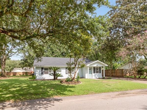 2213 Largo Avenue, Mobile, AL 36609