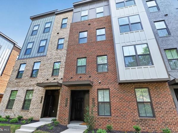 21847 EXPRESS TER, ASHBURN, VA 20147