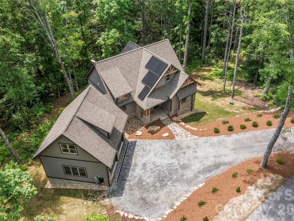 68 Huckleberry Ridge Lane , Zirconia, NC 28790