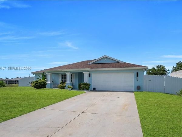 3902 3RD ST SW , Lehigh Acres, FL 33976