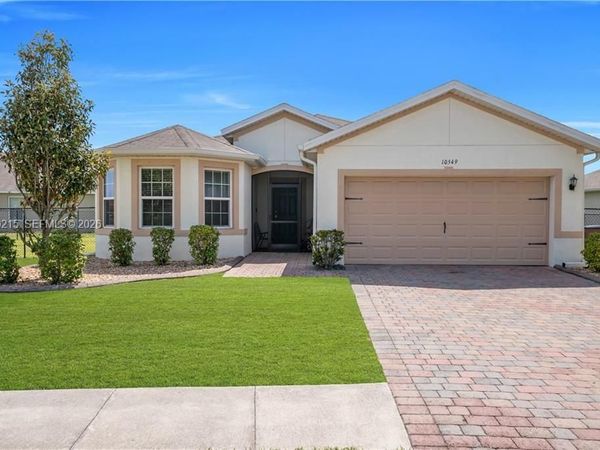 10549 Canal Brook LN , Lehigh Acres, FL 33936