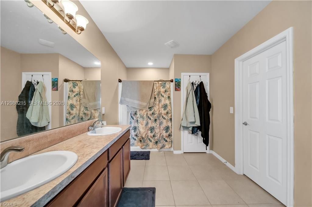 10549 Canal Brook Ln , Lehigh Acres, FL 33936 Photo