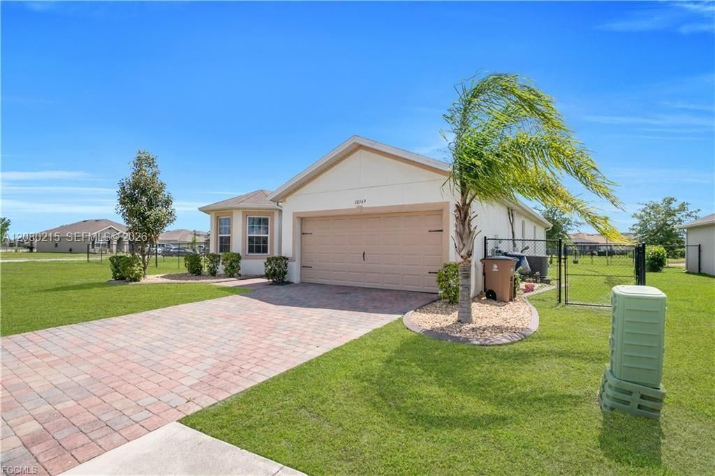 10549 Canal Brook Ln , Lehigh Acres, FL 33936 Photo