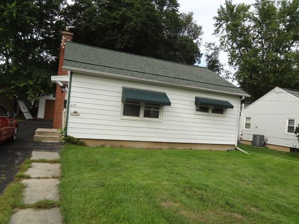 379 E Lincoln Street , Sycamore, IL 60178