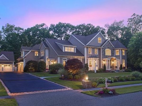 21 Douglas Road, Lexington, MA 02421