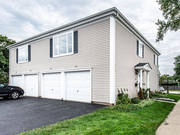 724 E Old Willow Road , Unit 104D, Prospect Heights, IL 60070