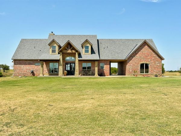 19439 N Reformatory Road, Okarche, OK 73762