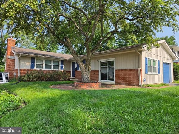 6 WINDFLOWER DRIVE, NEWARK, DE 19711