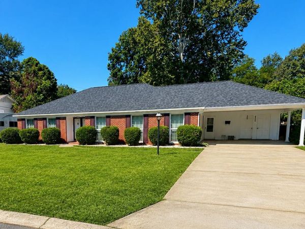 1789 Camellia Drive, Greenville, MS 38701