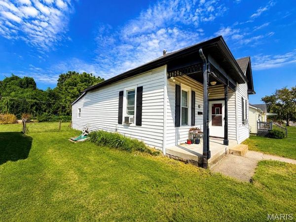 2119 N 4th Street , St Charles, MO 63301