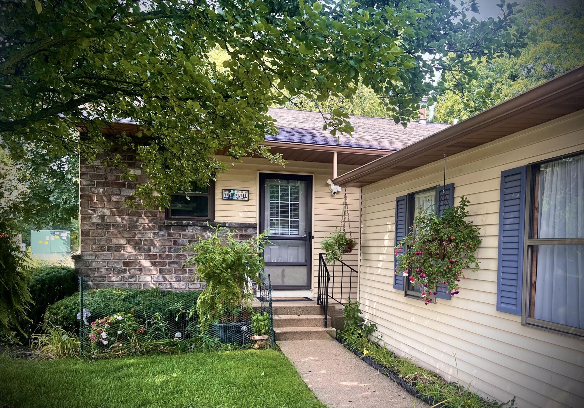 3250 Oxford Drive Se, Kentwood, MI 49512 Main Photo