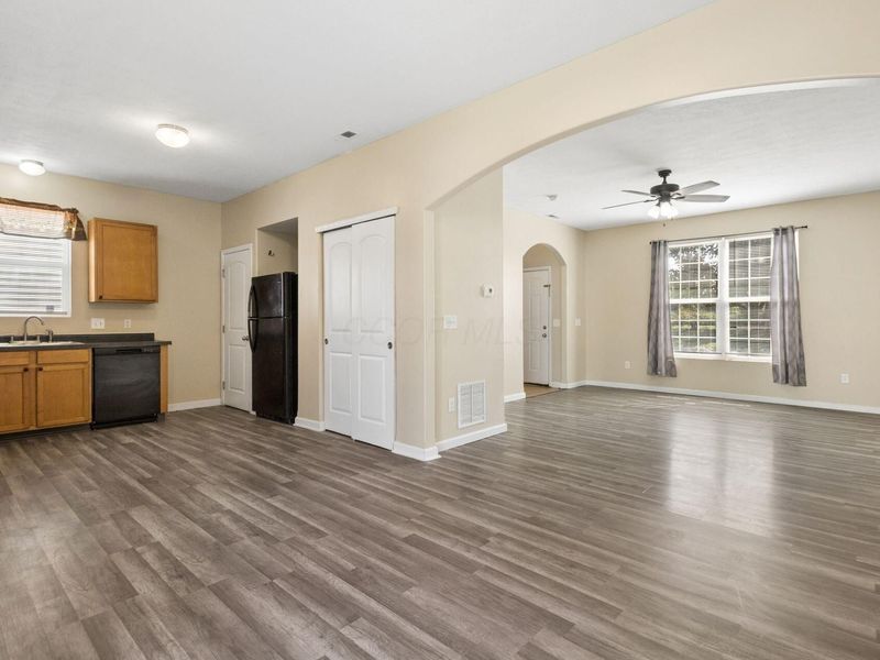 6182 Red Glare Drive, Unit 230, Galloway, OH 43119 Photo 14