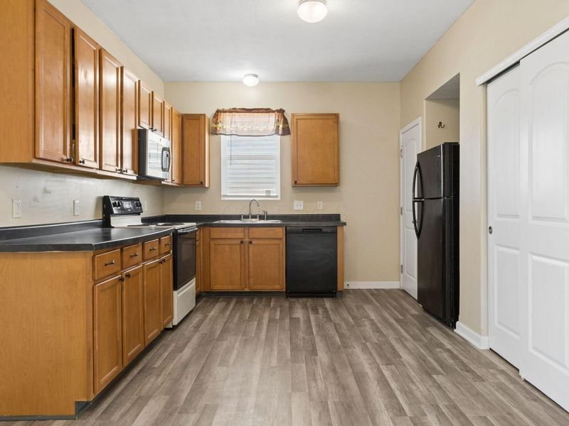 6182 Red Glare Drive, Unit 230, Galloway, OH 43119 Photo 15