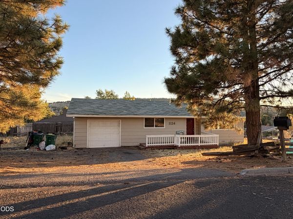 1124 N 7th Street, Klamath Falls, OR 97601