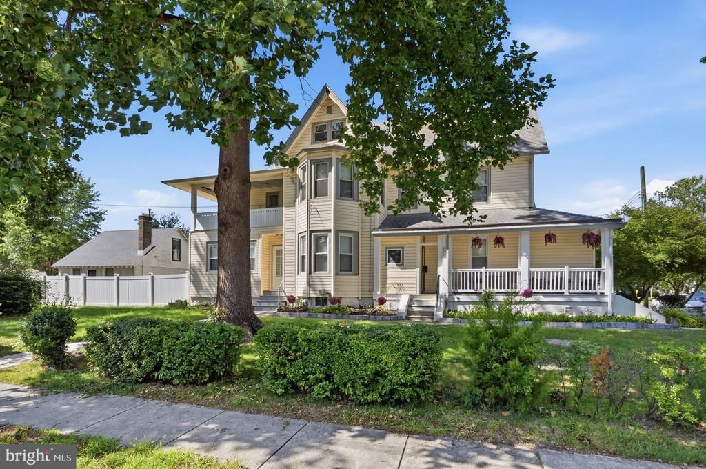 902 W PARK SQUARE, PROSPECT PARK, PA 19076