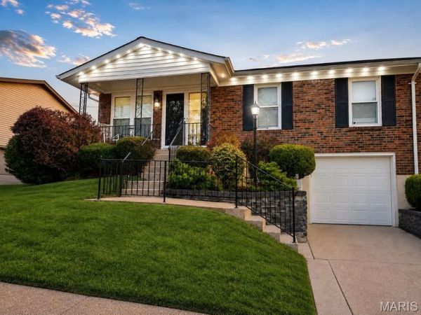4260 Martyridge Drive , Oakville, MO 63129