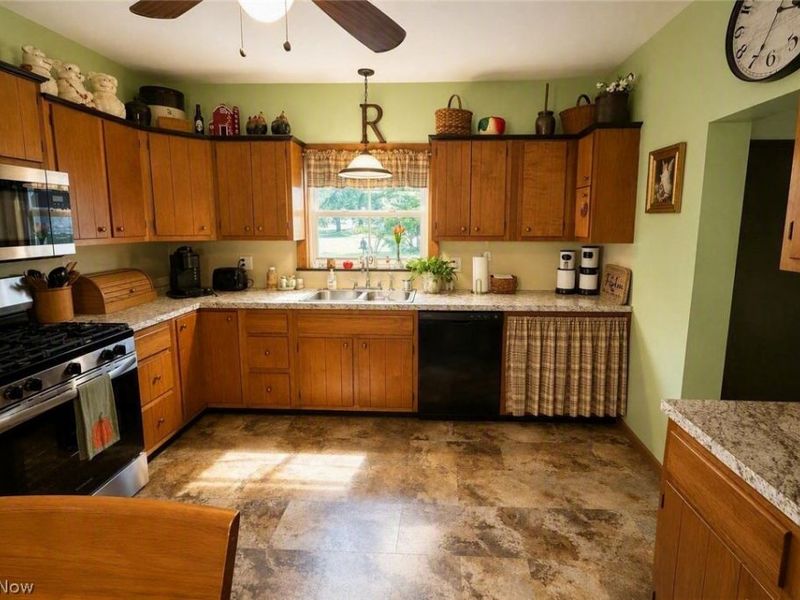 154 Taylor Road, Barberton, OH 44203 Photo 22