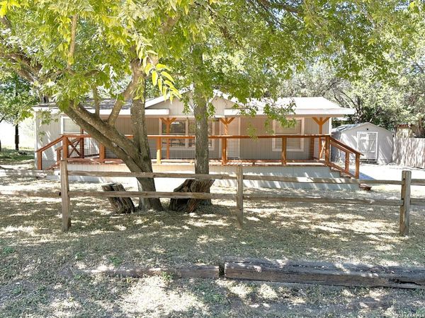 7939 WHARTONS DOCK RD, Bandera, TX 78003