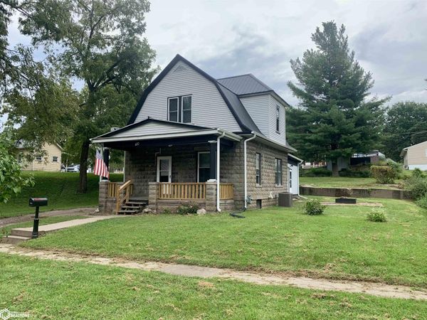 410 S Starr Avenue, Burlington, IA 52601