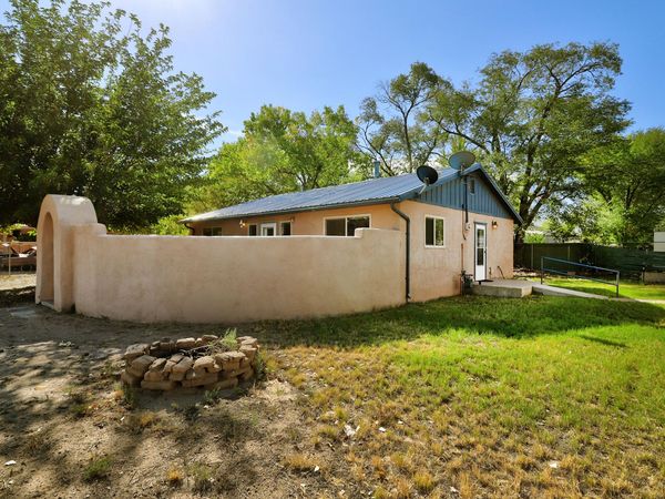 2332 Sunshine Road SW, Albuquerque, NM 87105