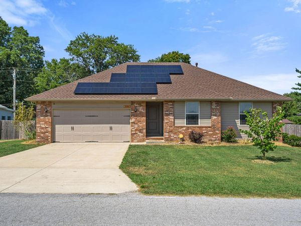 531 S Forest Lane , Republic, MO 65738